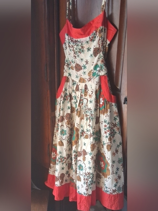 Double Zero Dresses & Skirts - Double Zero Cream Floral Midi Dress with Red Accents